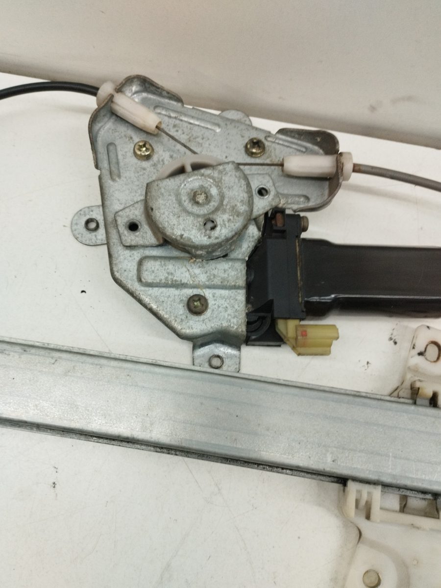 Alza Cristal Delantero Izquierdo Electrico Hyundai Atos Prime (MX) 2000-2010 9881002100