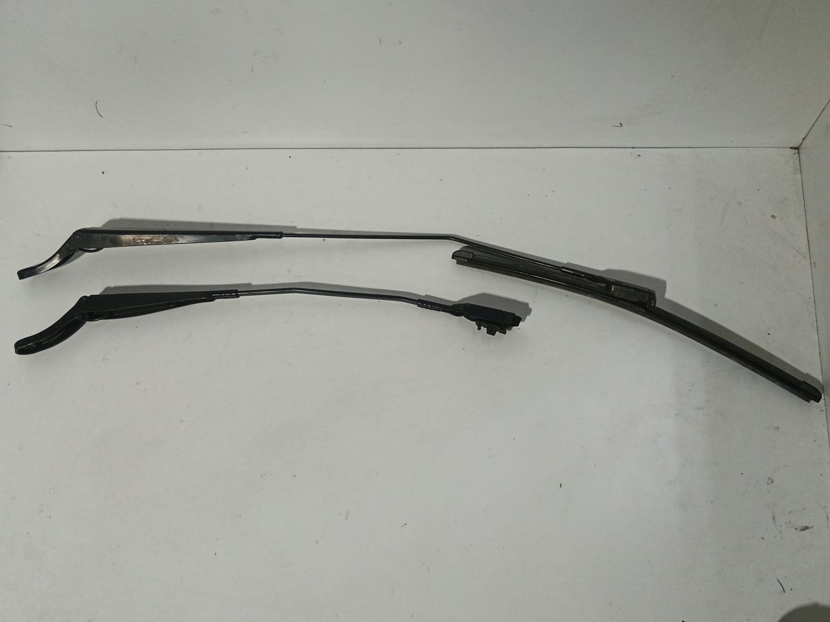 Juego de Brazos de Limpia Parabrisa Delanteros Peugeot 208 2012-2019 Active 9673291980