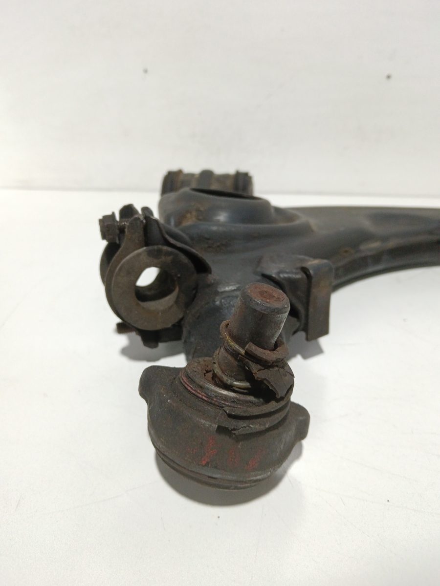 Parrilla de Suspension Inferior Trasera Izquierda Mercedes-Benz Clase C (W201) Berlina