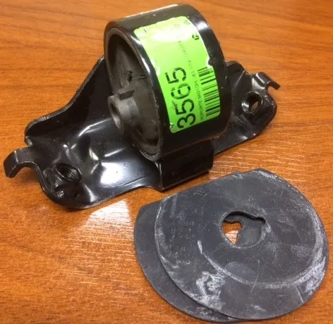 SOPORTE MOTOR DEL IZQ TOYOTA COROLLA CE80-90 86