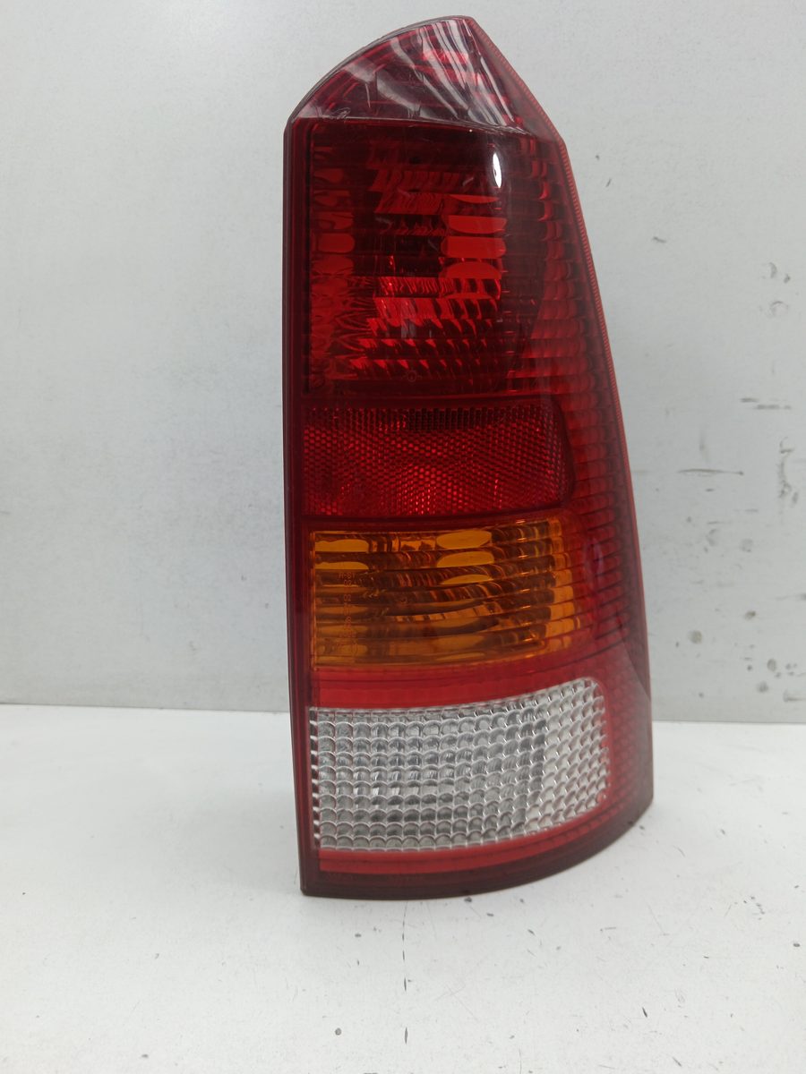 Farol Trasero Derecho Exterior Ford Focus Berlina (CAK) 1998-2004