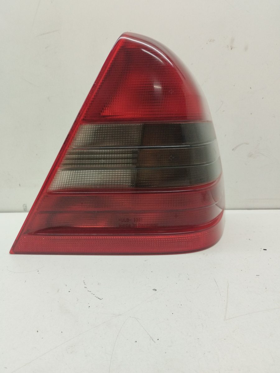 Farol Trasero Derecho Exterior Mercedes-Benz Clase C (W202) Berlina 1993-2000