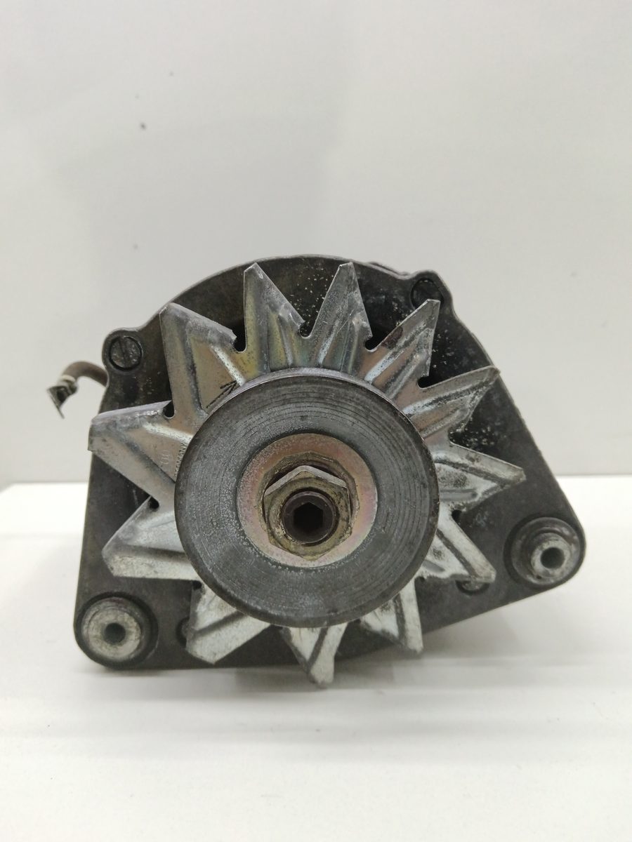 Alternador BMW Serie 7 (E23) 1977-Actualidad 745i Automático 3.5L 185kW 0120469617