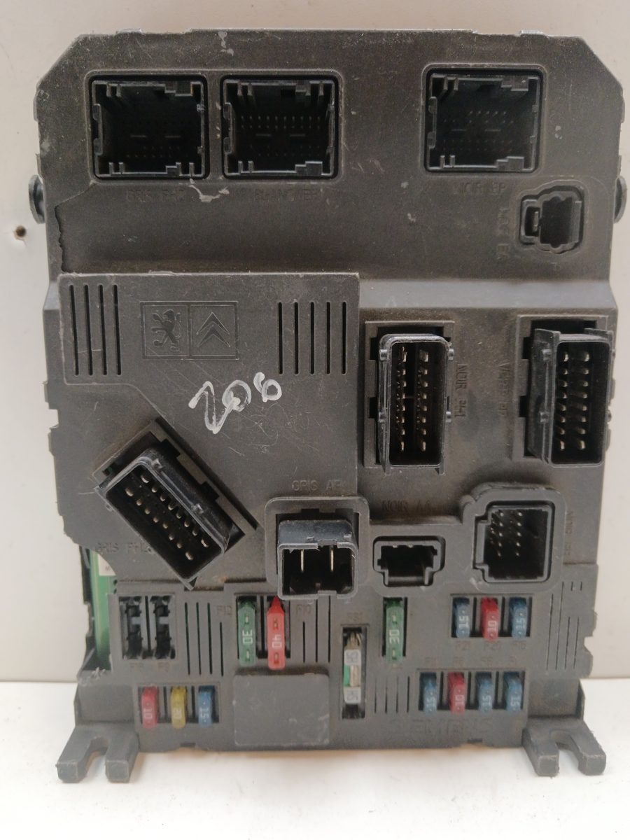 Caja Reles / Fusibles / Modulo Bsi Peugeot 206 Berlina 1998-2010 1.6 16V CAT 9645747480
