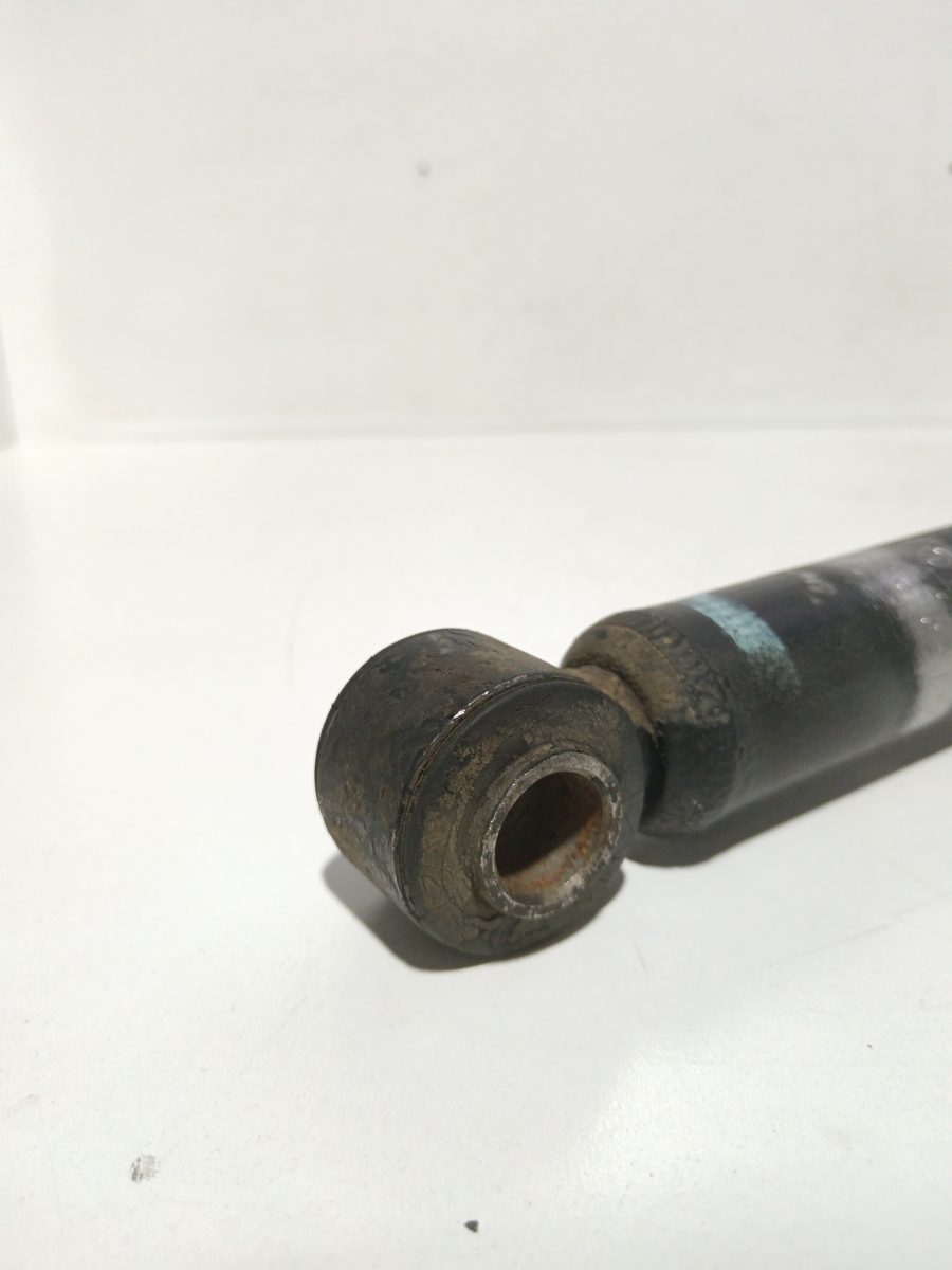 Amortiguador Trasero Der/Izq Toyota Yaris (NCP1/NLP1/SCP1) 1999-2005 1.0 Start 4853052022