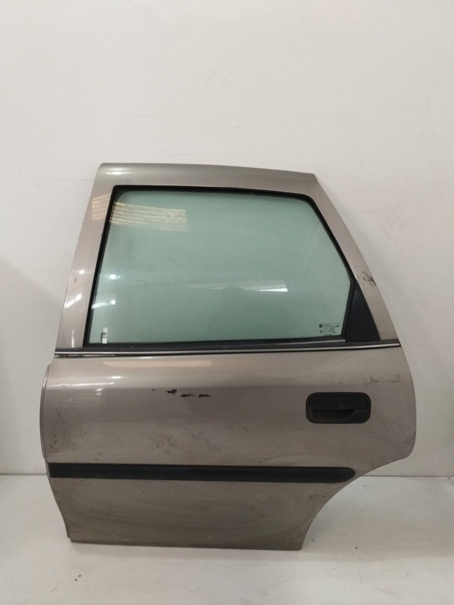 Puerta Trasera Izquierda Opel Vectra A desde 1988 Diesel