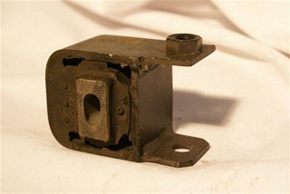 SOPORTE CAJA VW PASSAT 79 SAMPEL