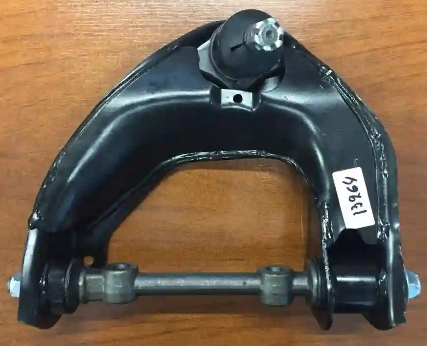 Brazo de suspensión superior izquierdo