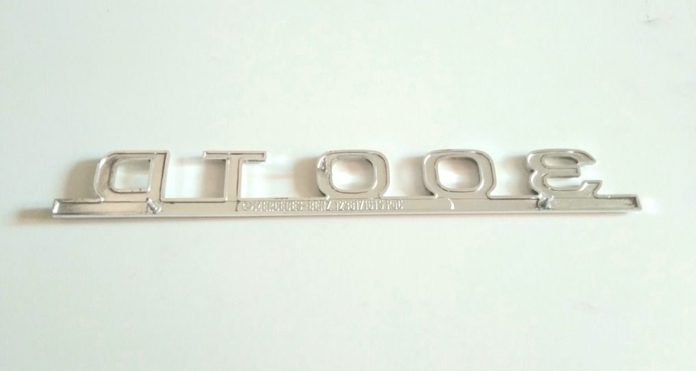 Insignia Mercedes Benz 300td Original