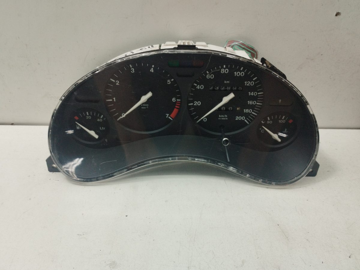 Tablero de Instrumentos Opel Corsa B 1996-2000 1.4 CAT (2H6) 1.4L 44kW 81117906