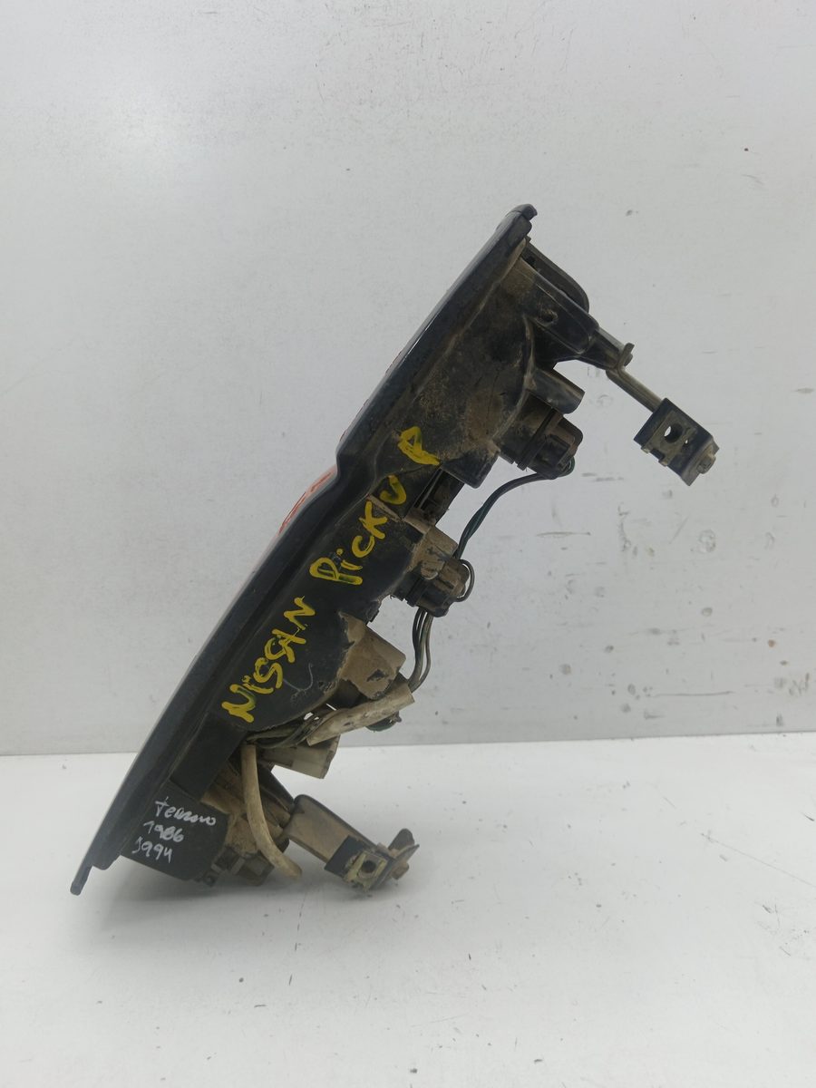 Farol Trasero Izquierdo Exterior Nissan Terrano (WD21) desde 1987 22023608