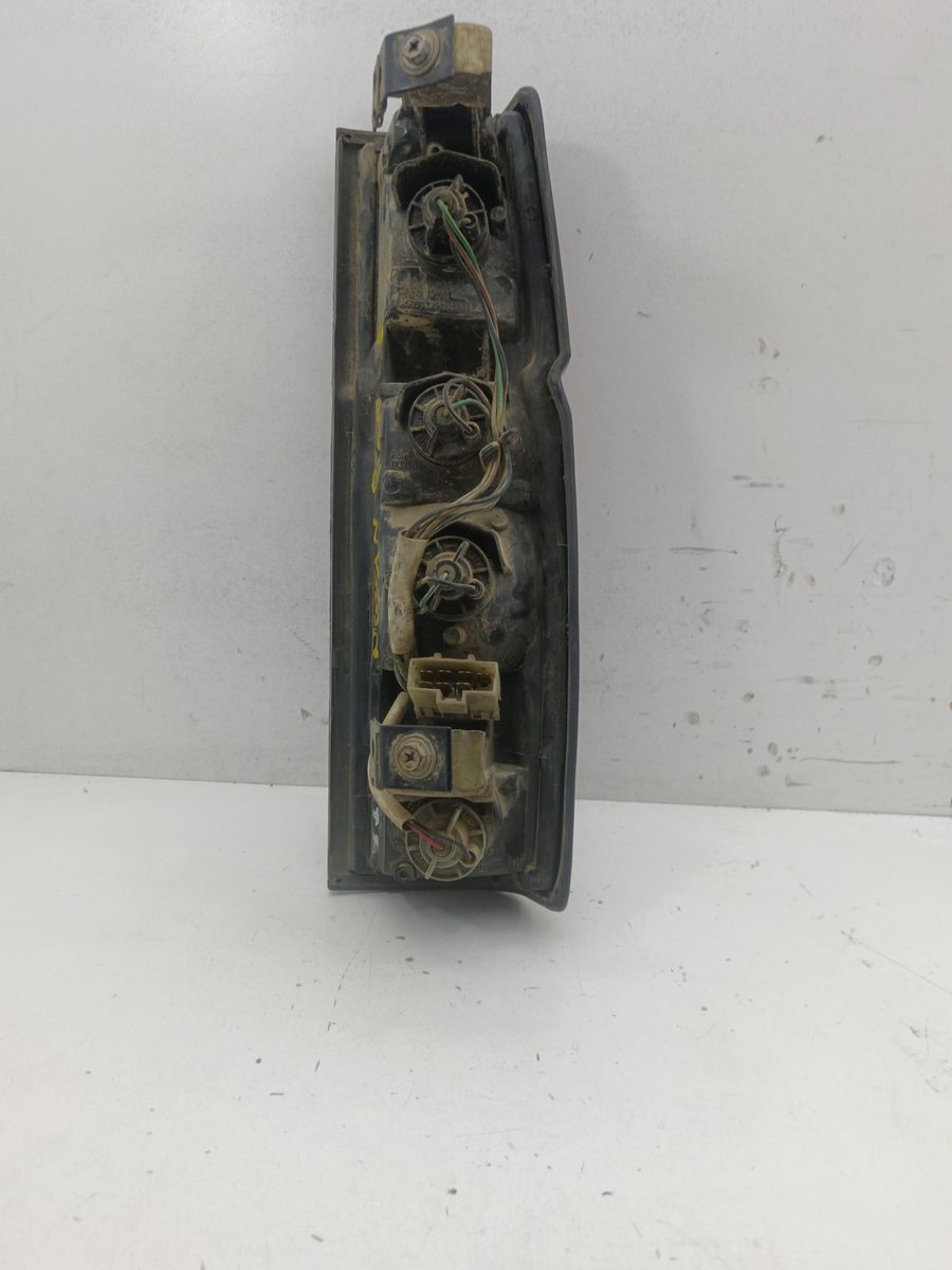 Farol Trasero Izquierdo Exterior Nissan Terrano (WD21) desde 1987 22023608