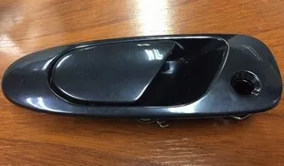 Manija de puerta exterior delantera izquierda