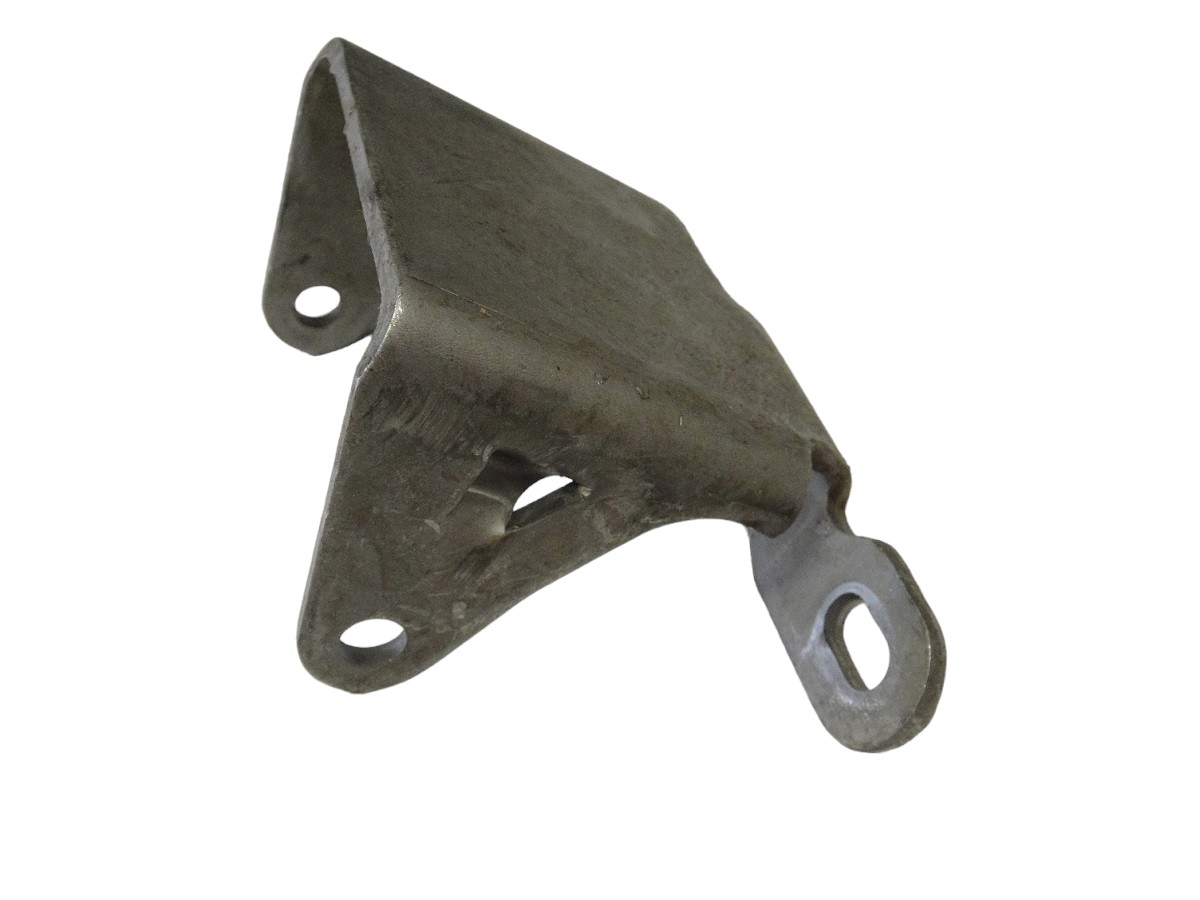 BISAGRA PUERTA INFERIOR DERECHA CHEVROLET S10