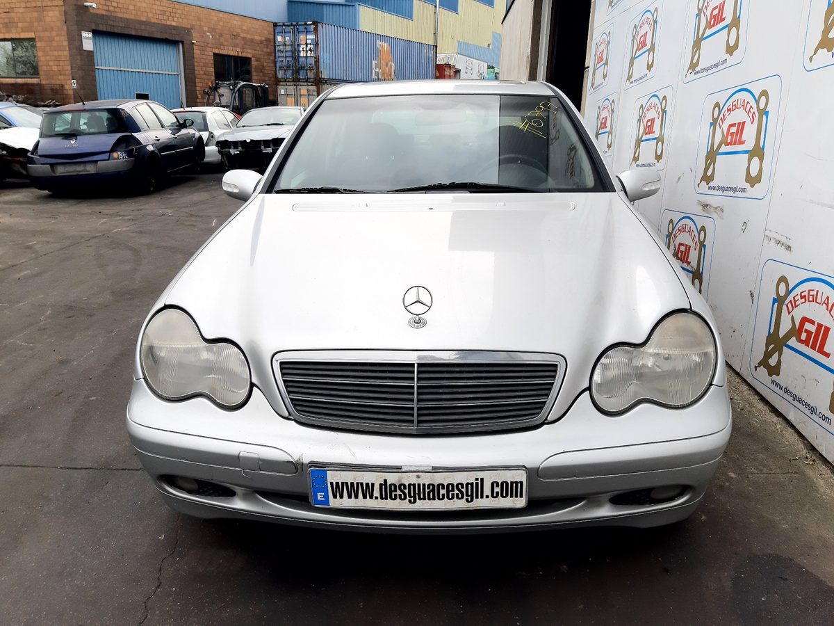 Luz Interior Mercedes-Benz Clase C (W203) Berlina 2000-2007 CDI (203.006) A2038205501
