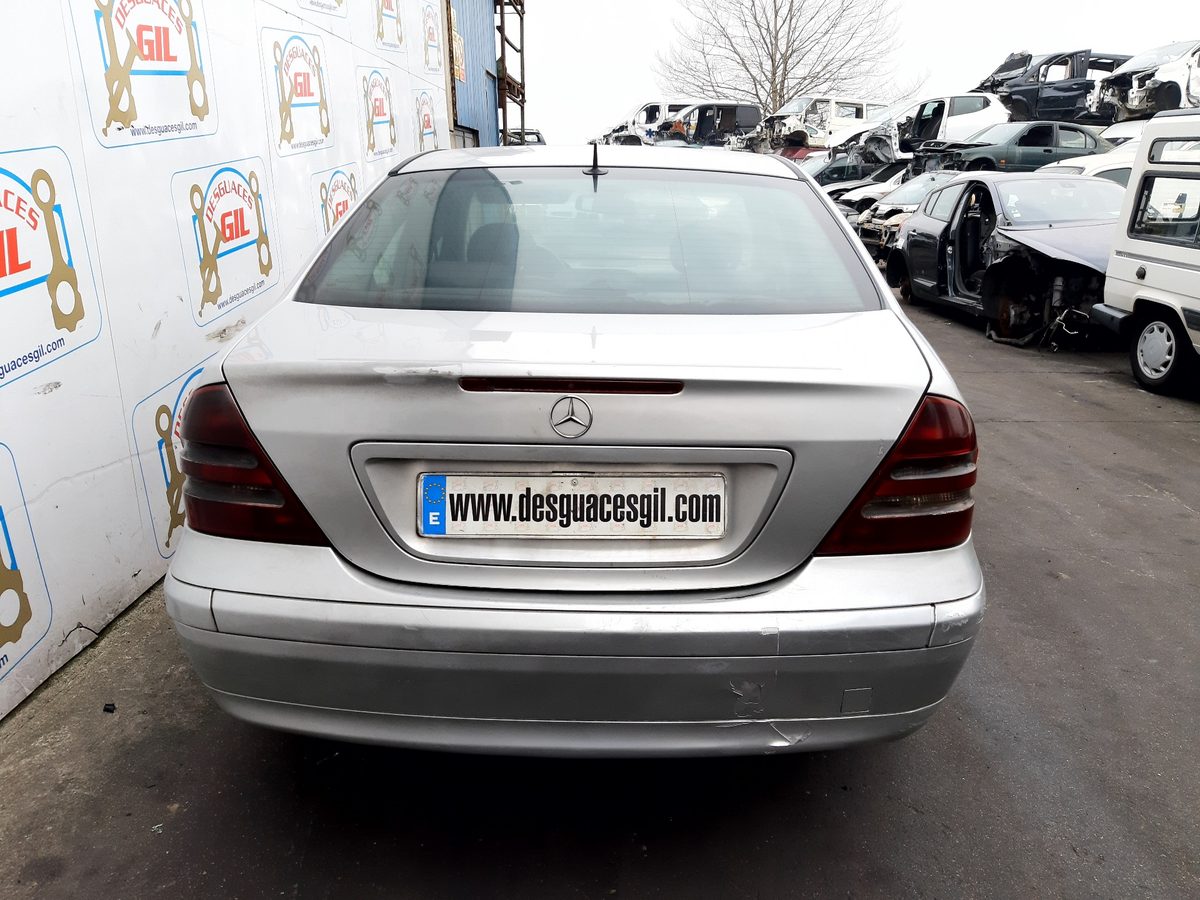 Luz Interior Mercedes-Benz Clase C (W203) Berlina 2000-2007 CDI (203.006) A2038205501
