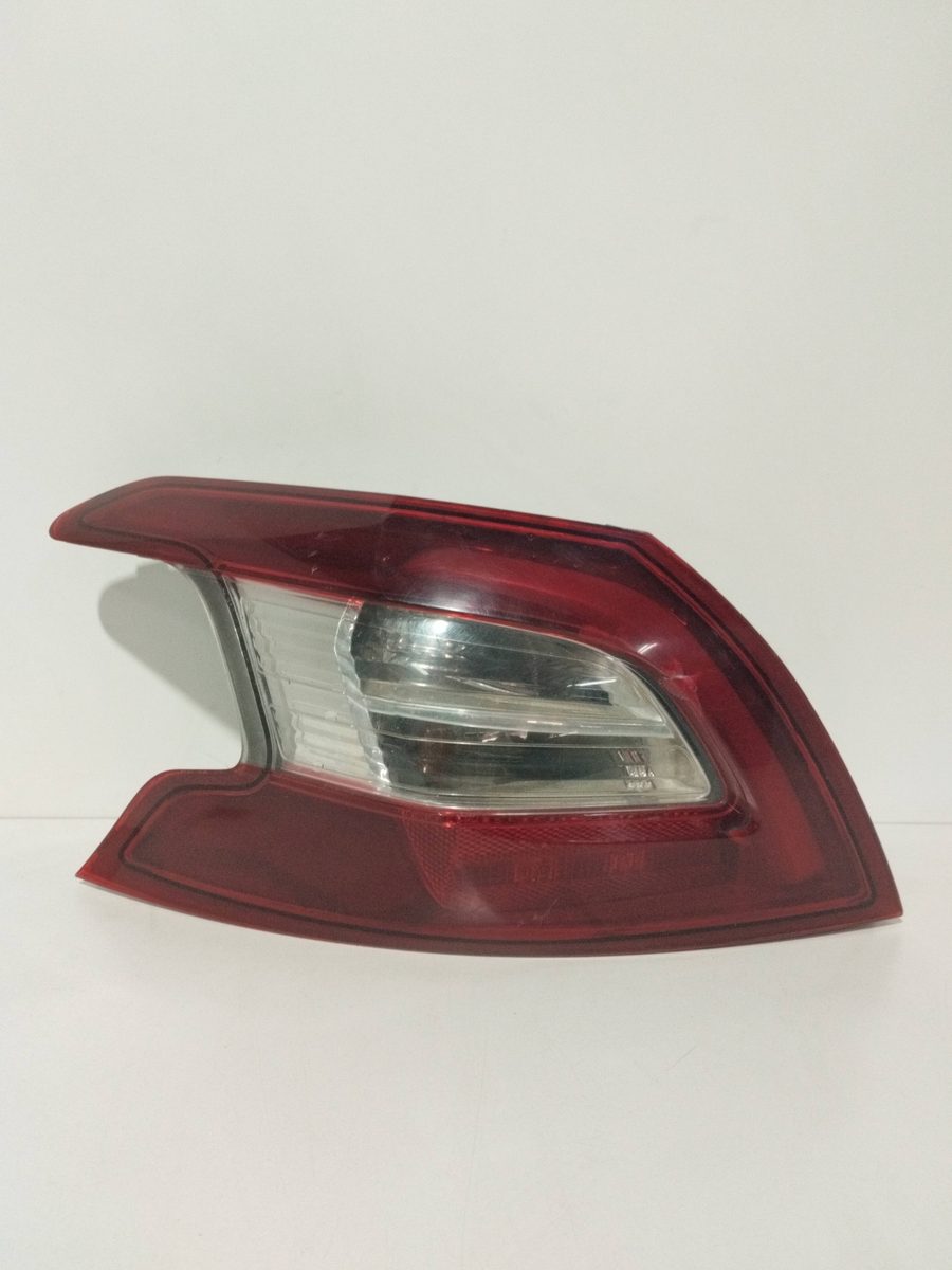 Farol Trasero Izquierdo Exterior Peugeot 308 2013-2021 Access 9677817680