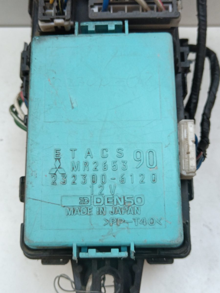 Caja Reles / Fusibles Mitsubishi L 200 (KA0/KB0) 2006-2015 2323006120
