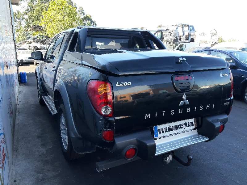 Caja Reles / Fusibles Mitsubishi L 200 (KA0/KB0) 2006-2015 2323006120
