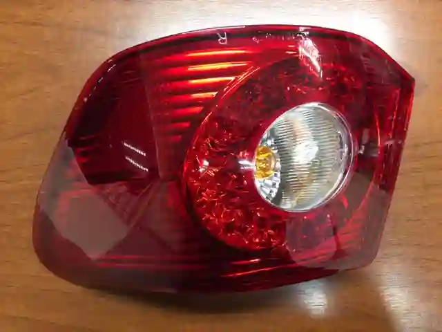 FAROL TRA DER FAW VITA (SEDAN)