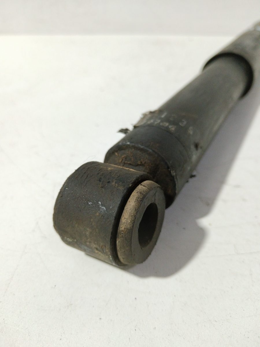 Amortiguador Trasero Der/Izq Mitsubishi L 200 (K60T) 1996-1999 2.5 Diesel MR151235
