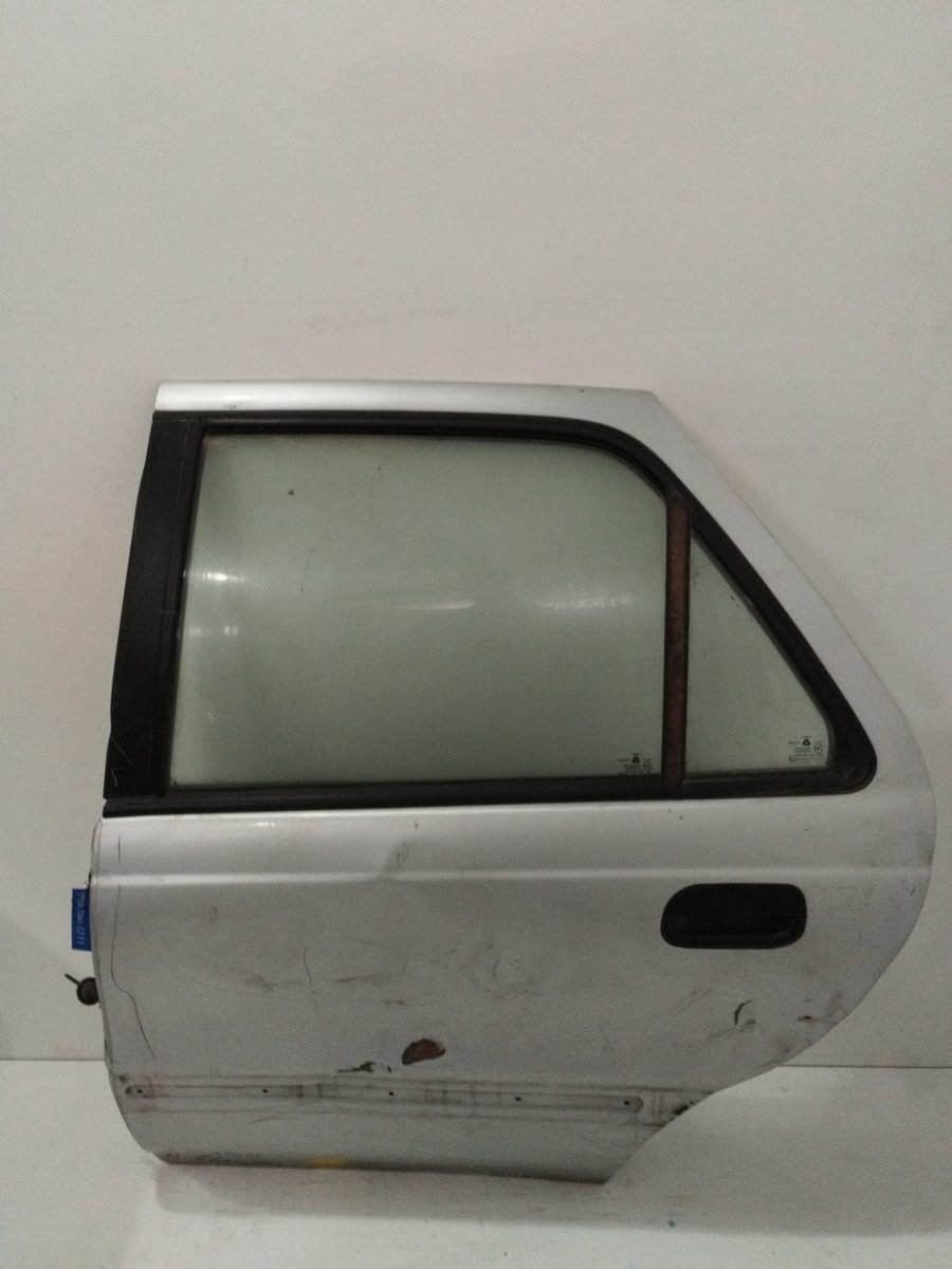 Puerta Trasera Izquierda Hyundai Lantra (J1) desde 1991 GLS DOHC
