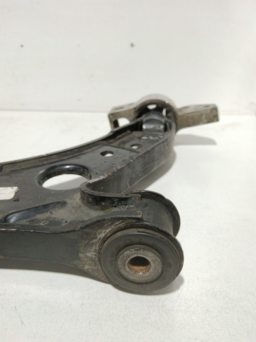 Parrilla de Suspension Inferior Trasera Derecha Volkswagen Jetta (1K2) 1K0407190E