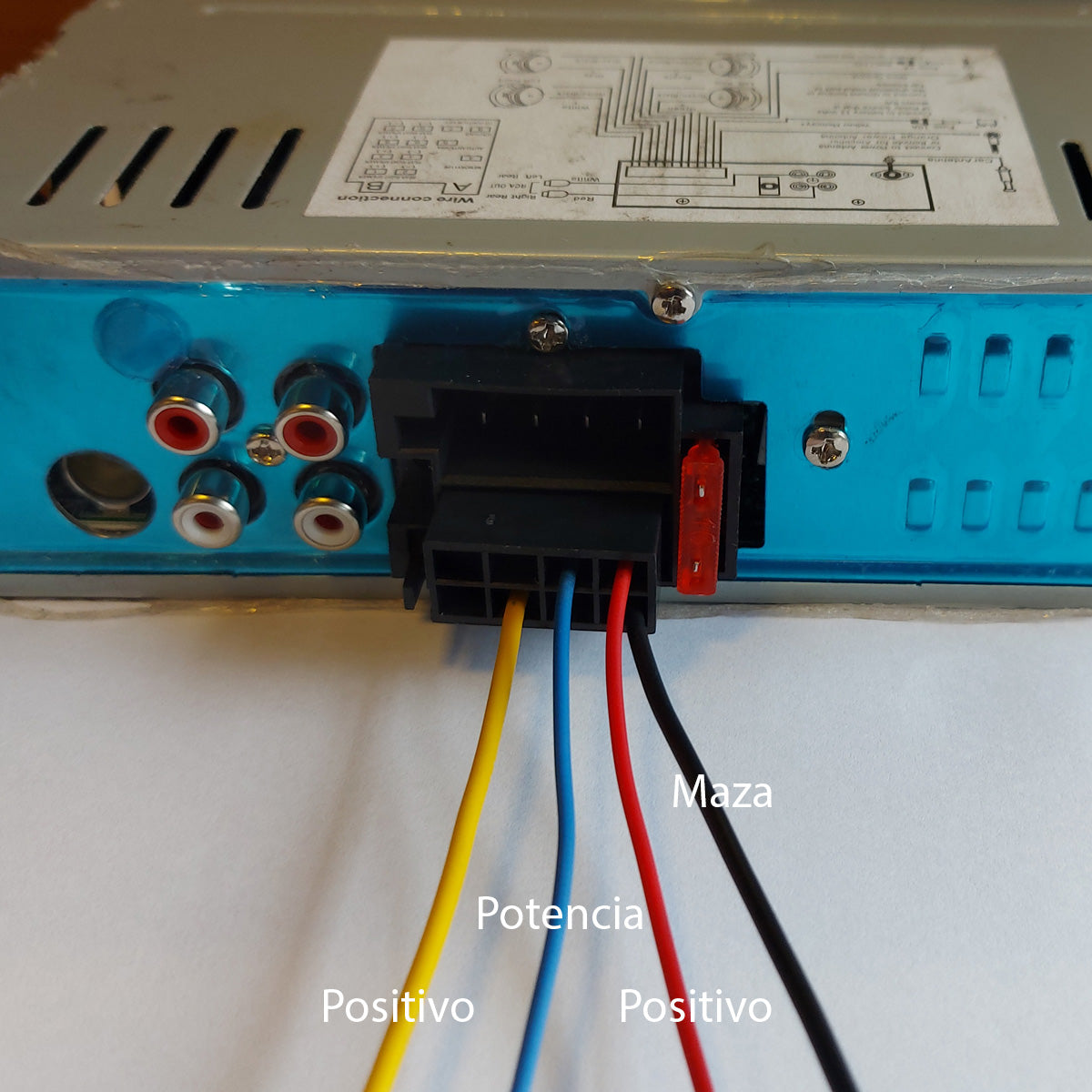 Radio Auto Universal c/control remoto