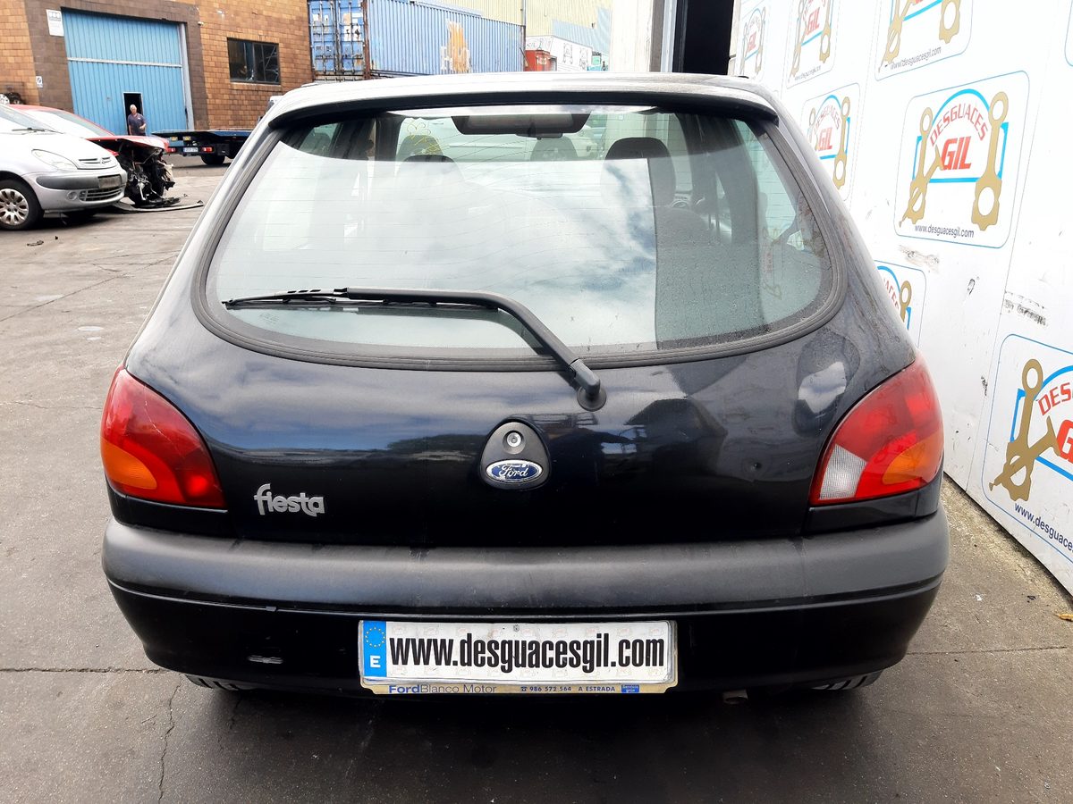 Luz Central de Freno Ford Fiesta Berlina (DX) 1999-2002 Básico