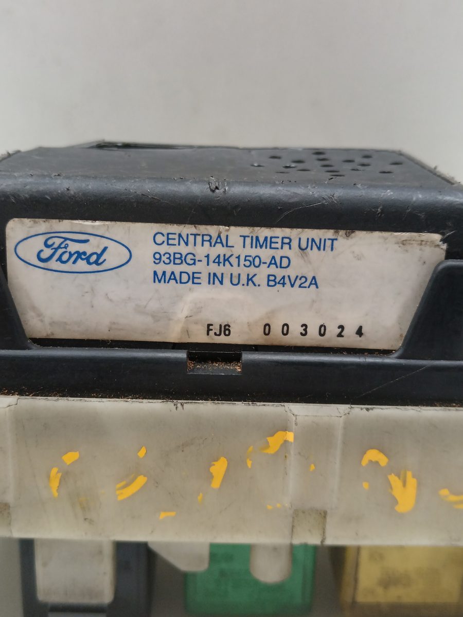 Caja Reles / Fusibles Ford Mondeo Berlina/familiar (FD) 1993-1996 CLX Berlina 93BG14K150AD