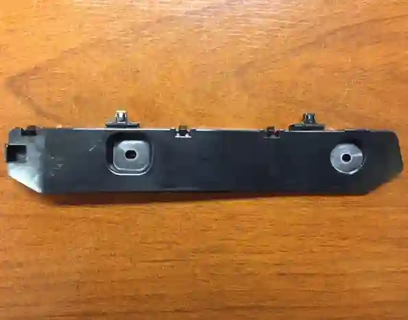 Soporte de paragolpes delantero izquierdo
