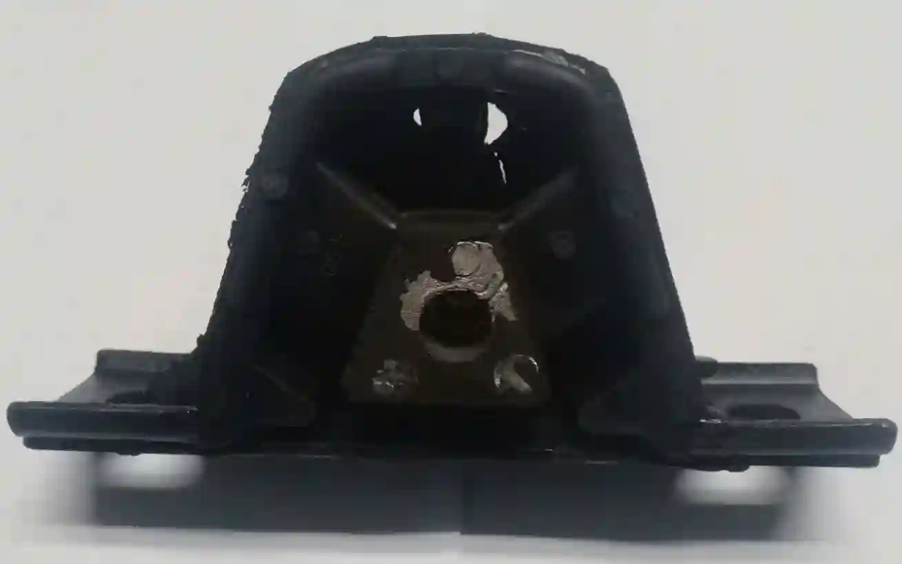SOPORTE MOTOR DEL IZQ CHERY QQ 08