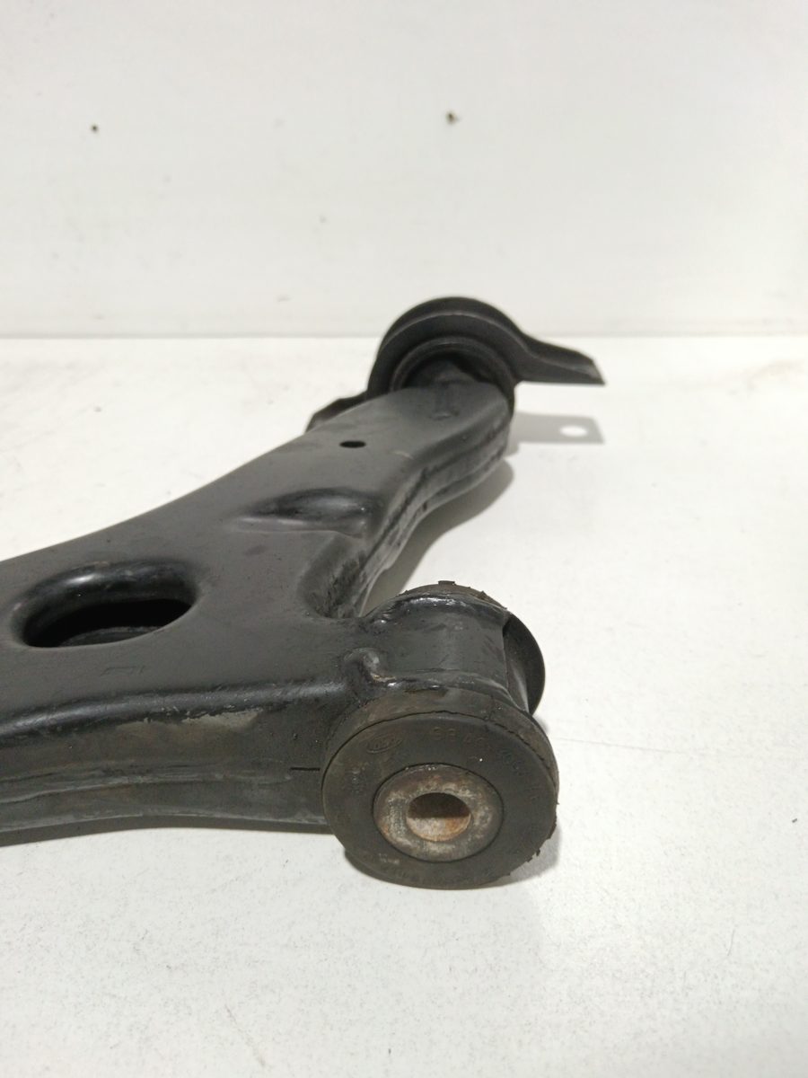 Parrilla de Suspension Inferior Trasera Derecha Ford Focus Berlina (CAK) 98AG30423G51A