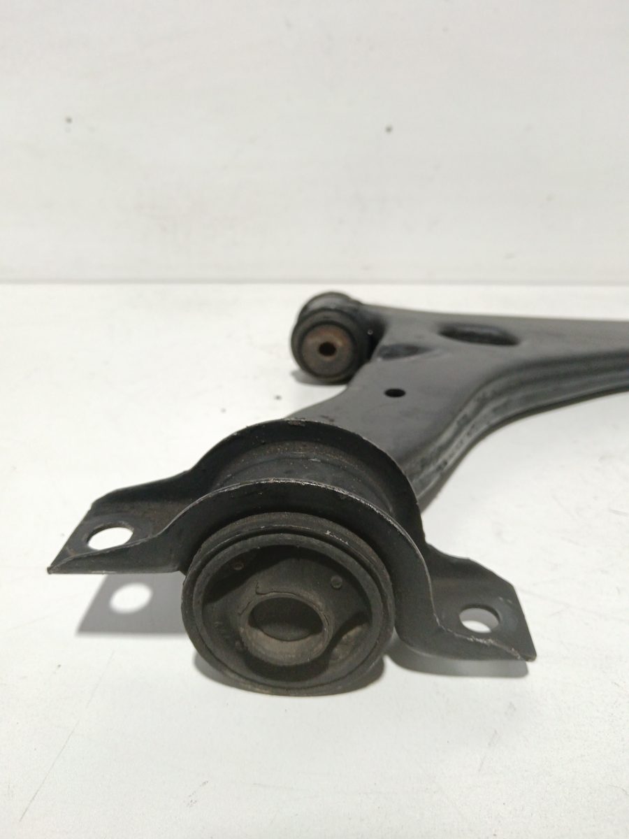 Parrilla de Suspension Inferior Trasera Derecha Ford Focus Berlina (CAK) 98AG30423G51A