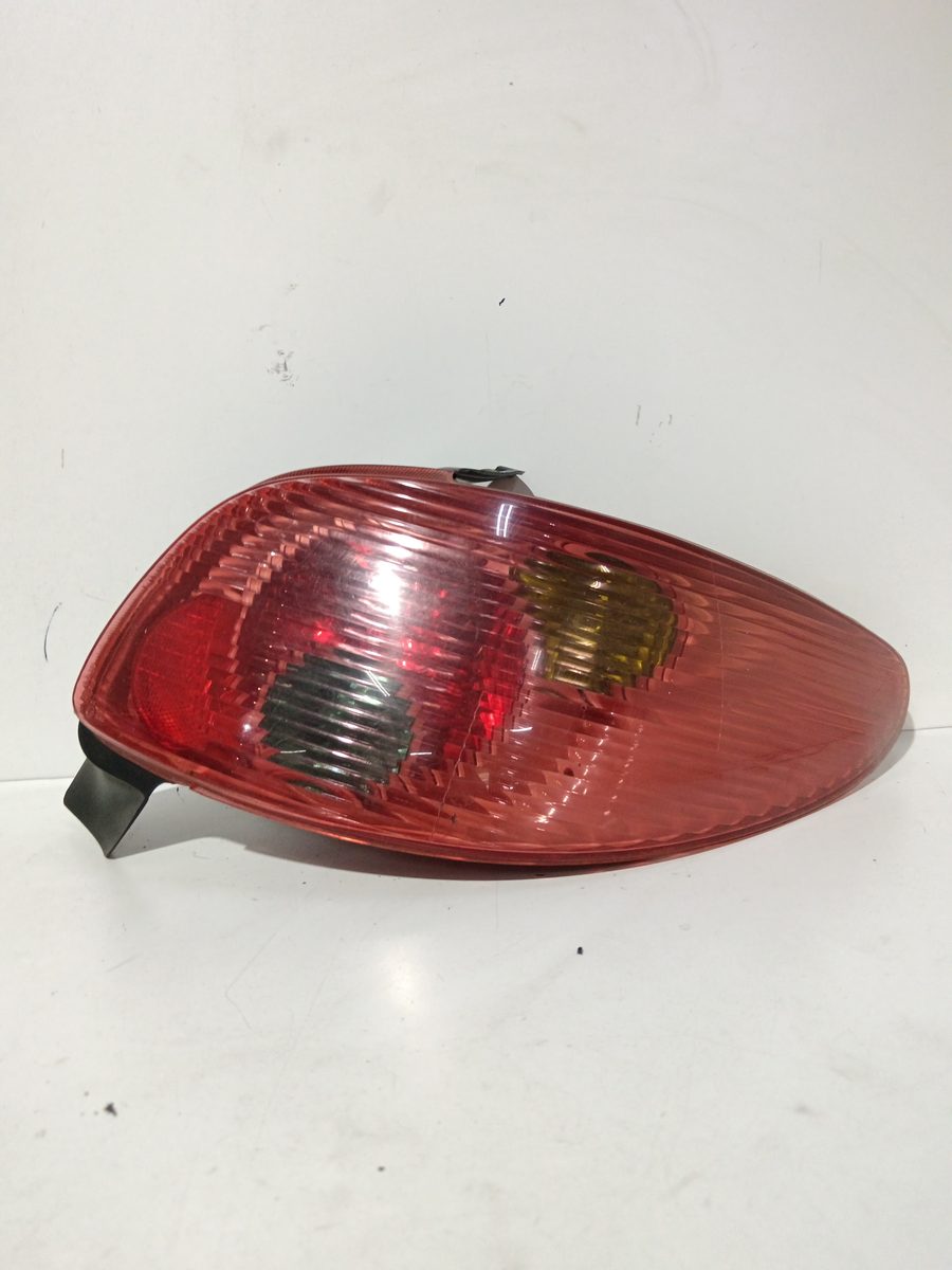 Farol Trasero Derecho Exterior Peugeot 206 Berlina 1998-2010 X-Line E22058
