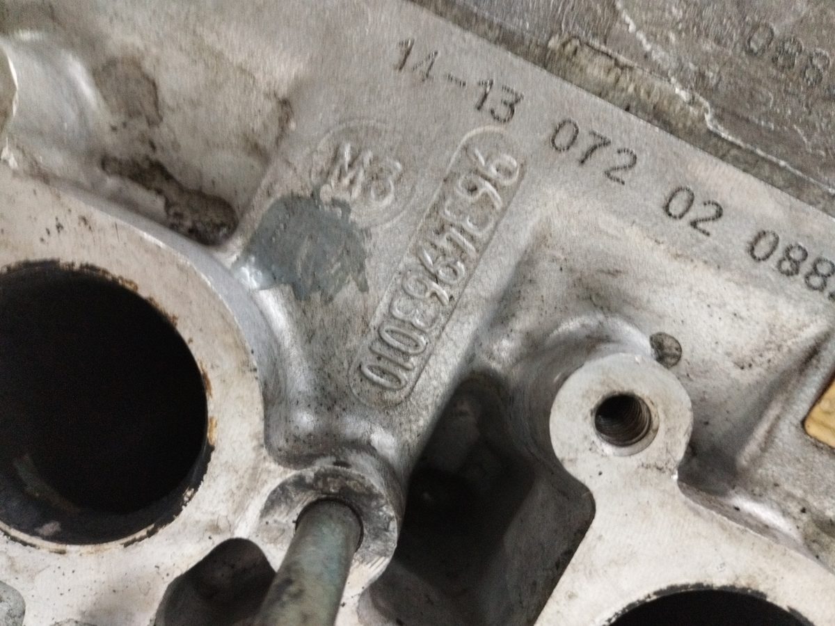 Tapa De Cilindros Citroën C5 Berlina 2004-2008 9634963010
