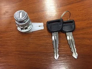 CILINDRO PUERTA IZQ HONDA ACCORD 90