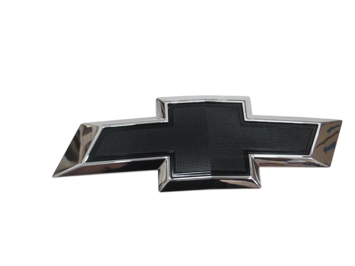 EMBLEMA “BOWTIE” CARETA *CHEVROLET MONTANA 2023/