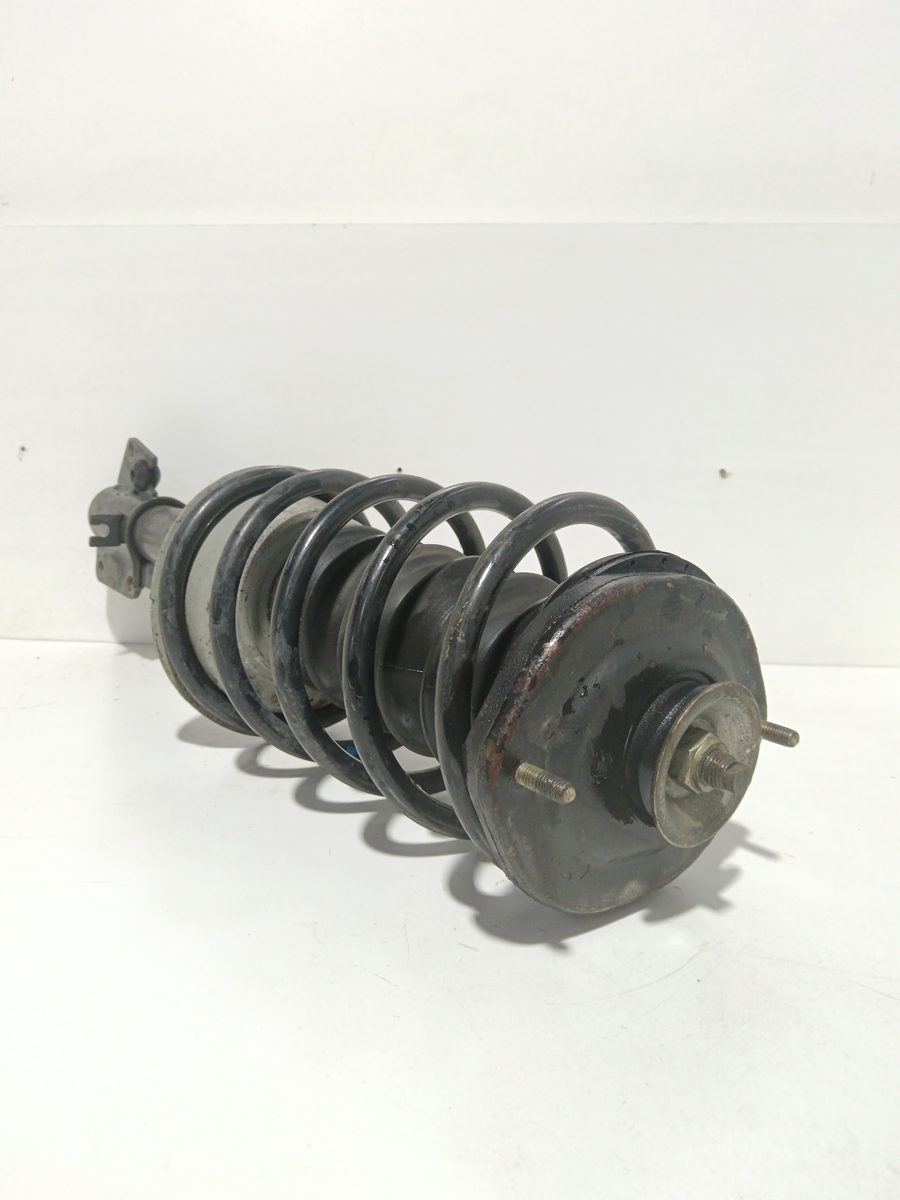 Amortiguador Delantero Der/Izq Volvo Serie 460 1989-1997 1.7i / 1.8i GLE 131500115235