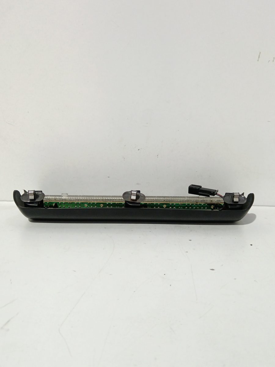 Luz Central de Freno Chevrolet Corsa 2 2000-2003 (Y 17 DTL / LK8)