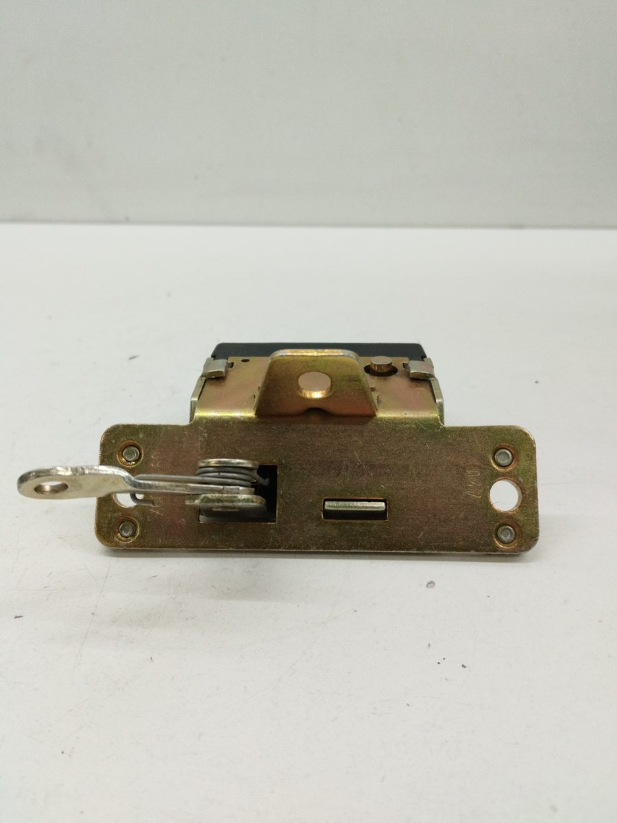 Cerradura Porton Opel Corsa B 1996-2000 09114097