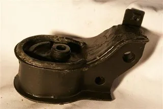 Soporte de motor delantero izquierdo