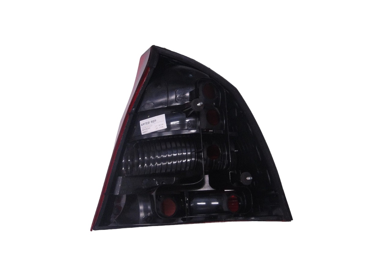 FARO TRASERO IZQUIERDO CHEVROLET CORSA NOVO SEDAN 07/
