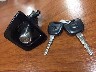 Cilindro de portón trasero con llave