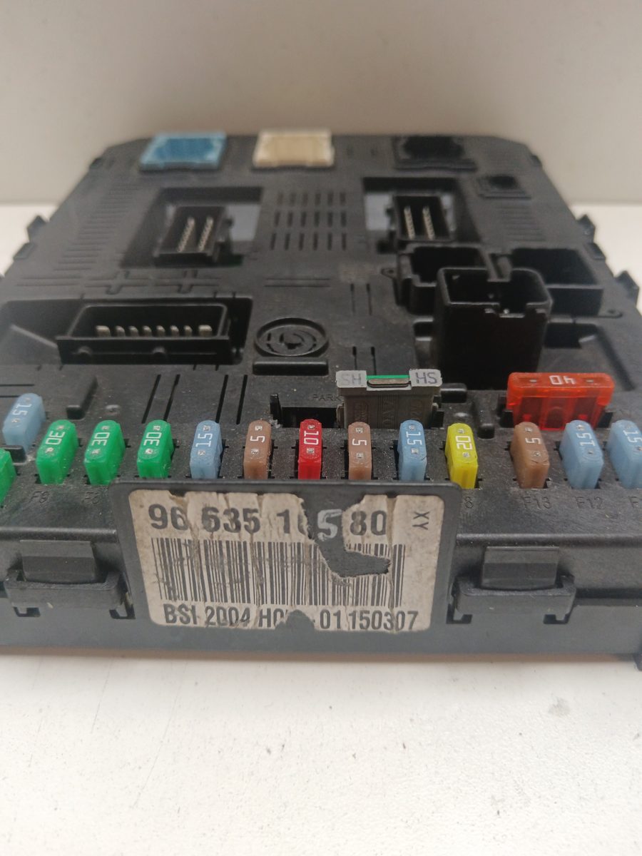 Caja Reles / Fusibles / Modulo Bsi Citroën C5 Berlina 2004-2008 Collection 9663510580