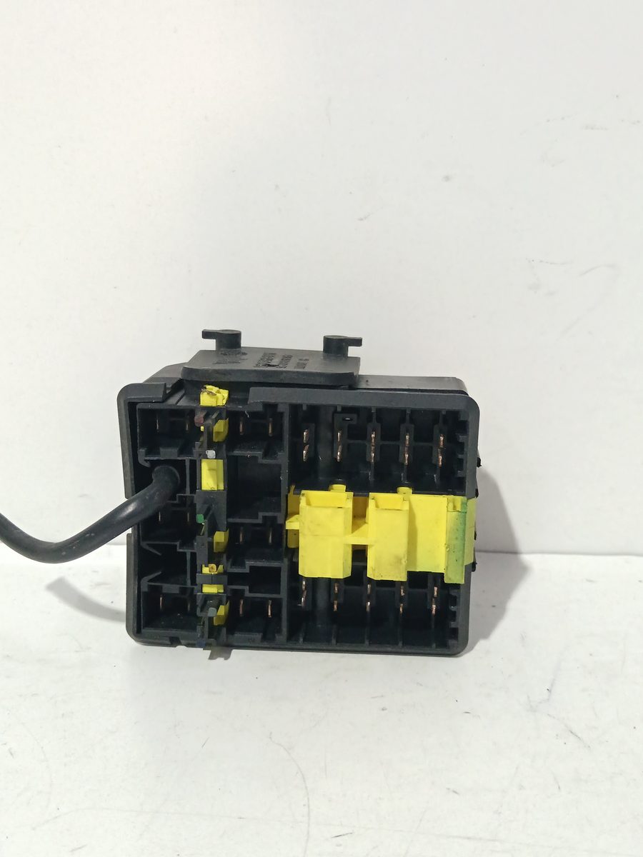 Caja Reles / Fusibles Citroën Saxo 1999-2004 1.5 D Furio 1.5L 42kW 9608173180