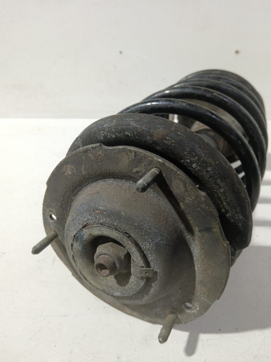 Amortiguador Delantero Der/Izq Peugeot 205 Berlina 1983-1998 1,1 1.1L 44kW 5608526380
