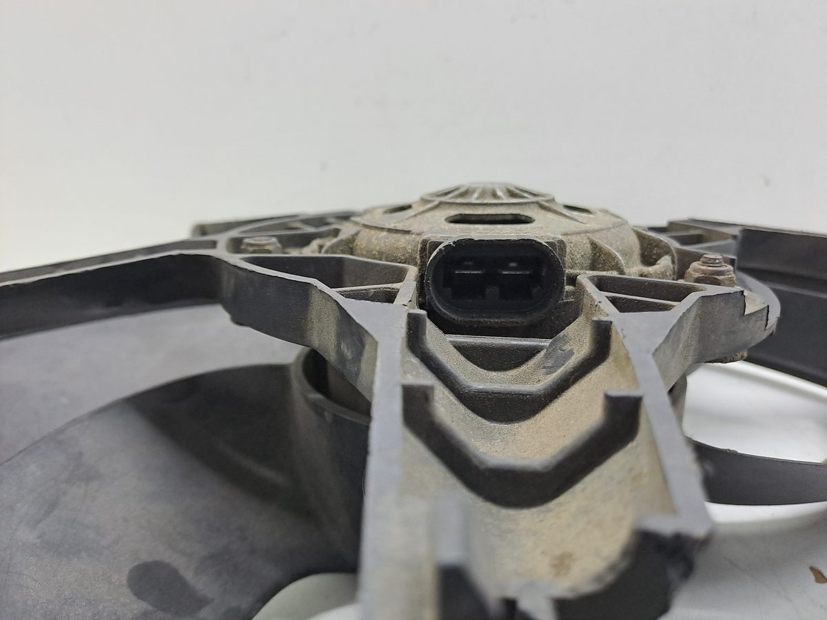Electroventilador Renault Clio I Fase I+II (B/C57) 1991-1998 1.9 Diesel 070032613