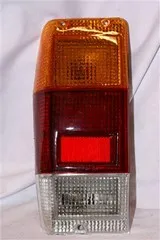 Faro trasero izquierdo