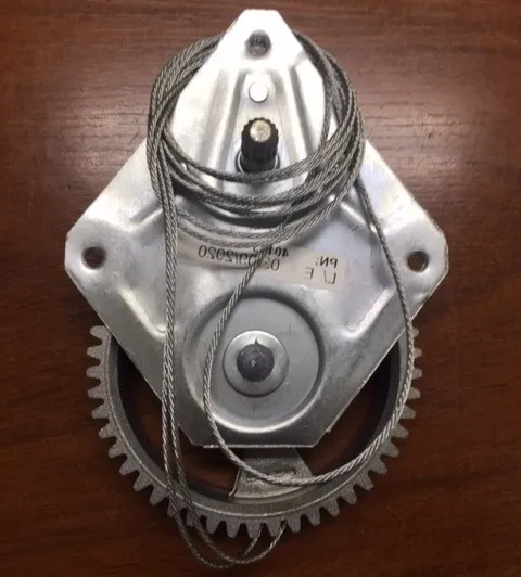 Máquina levanta cristal derecho manual